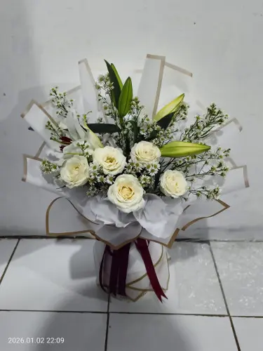 Bouquet bunga 🌺🌻🌹🌷 di Gunung Sindur