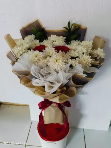Bouquet bunga 🌺🌻🌹🌷 di Gunung Sindur